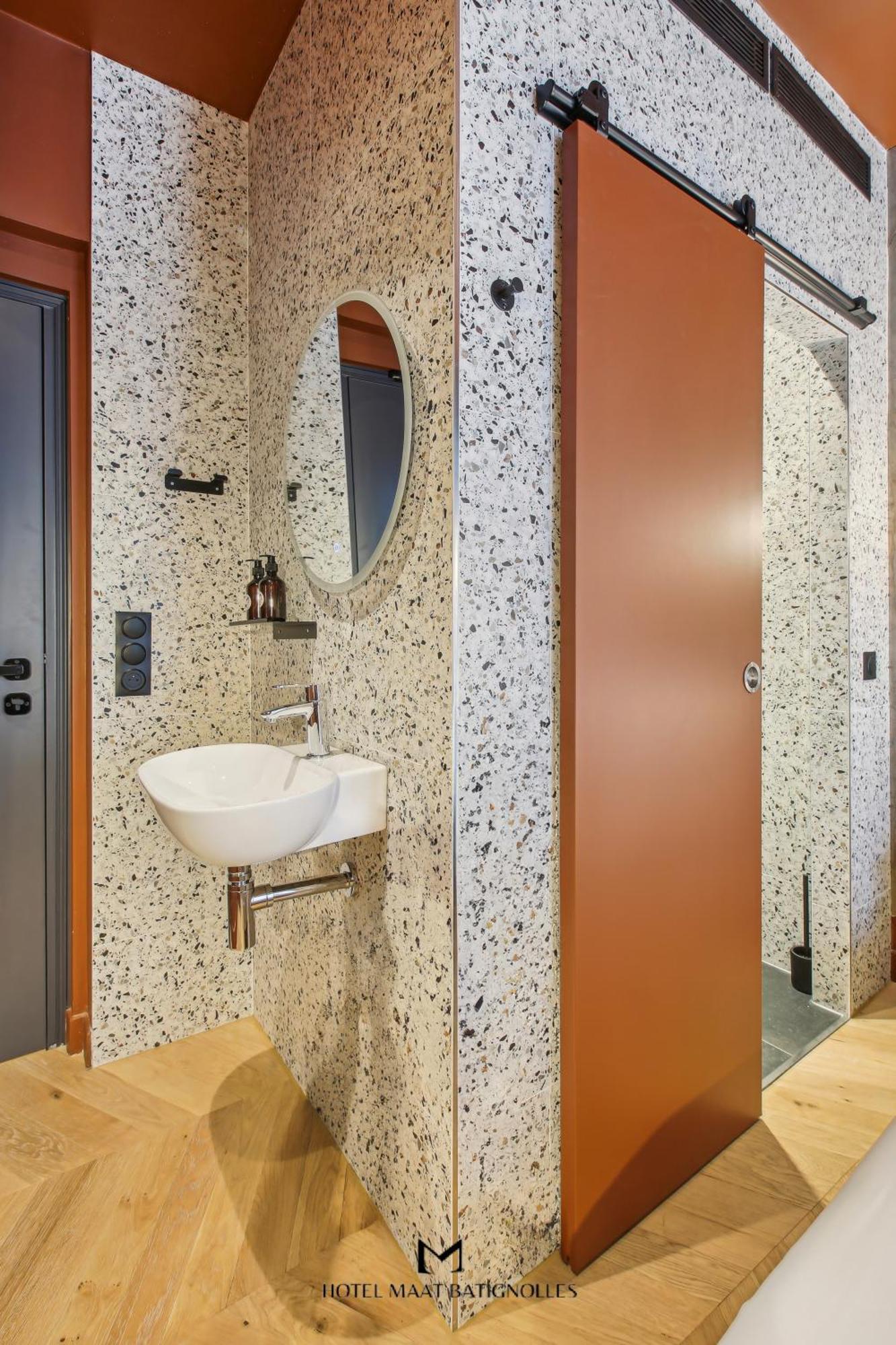 Hotel Maat Batignolles ปารีส ภายนอก รูปภาพ