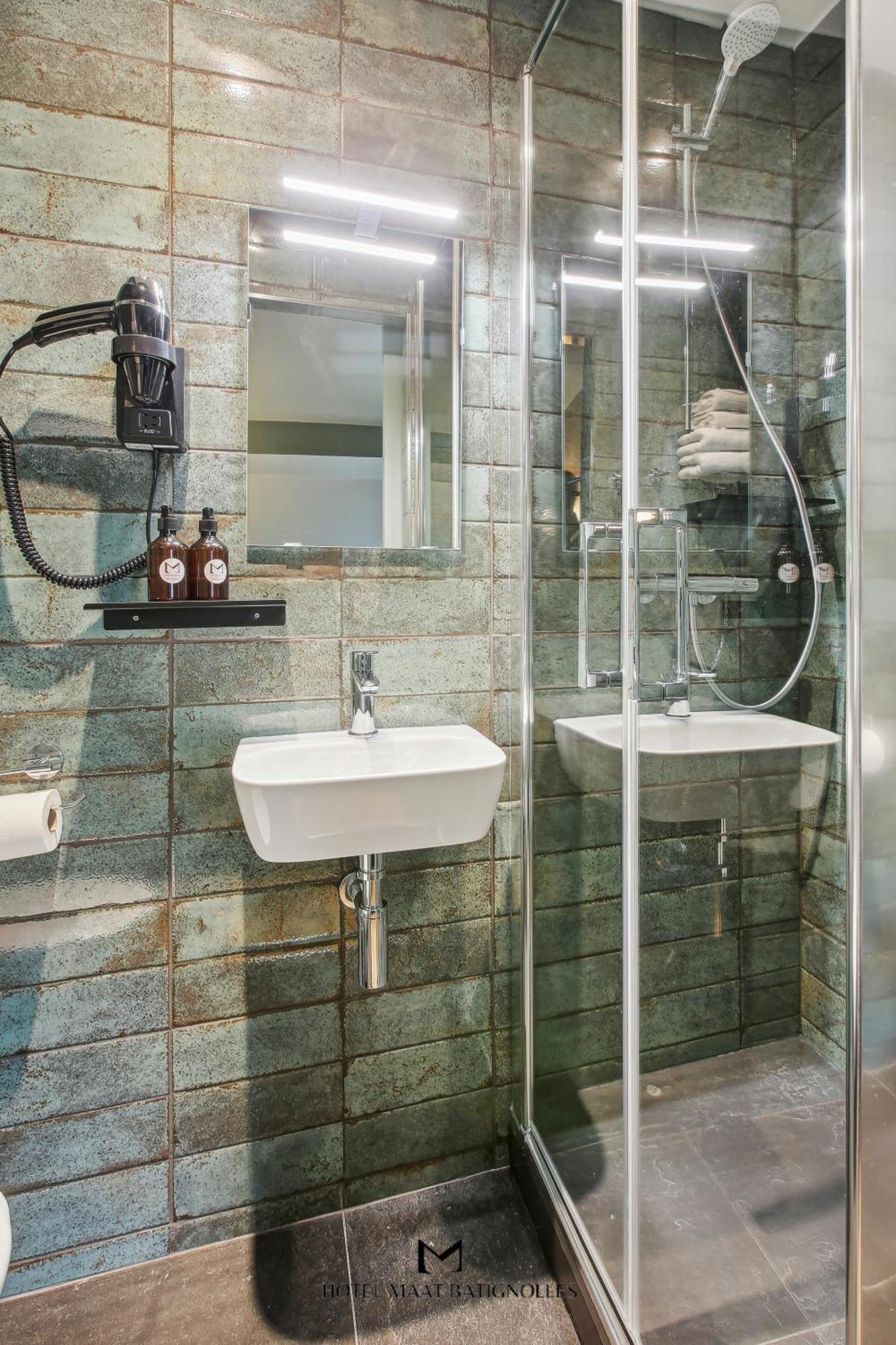 Hotel Maat Batignolles ปารีส ภายนอก รูปภาพ
