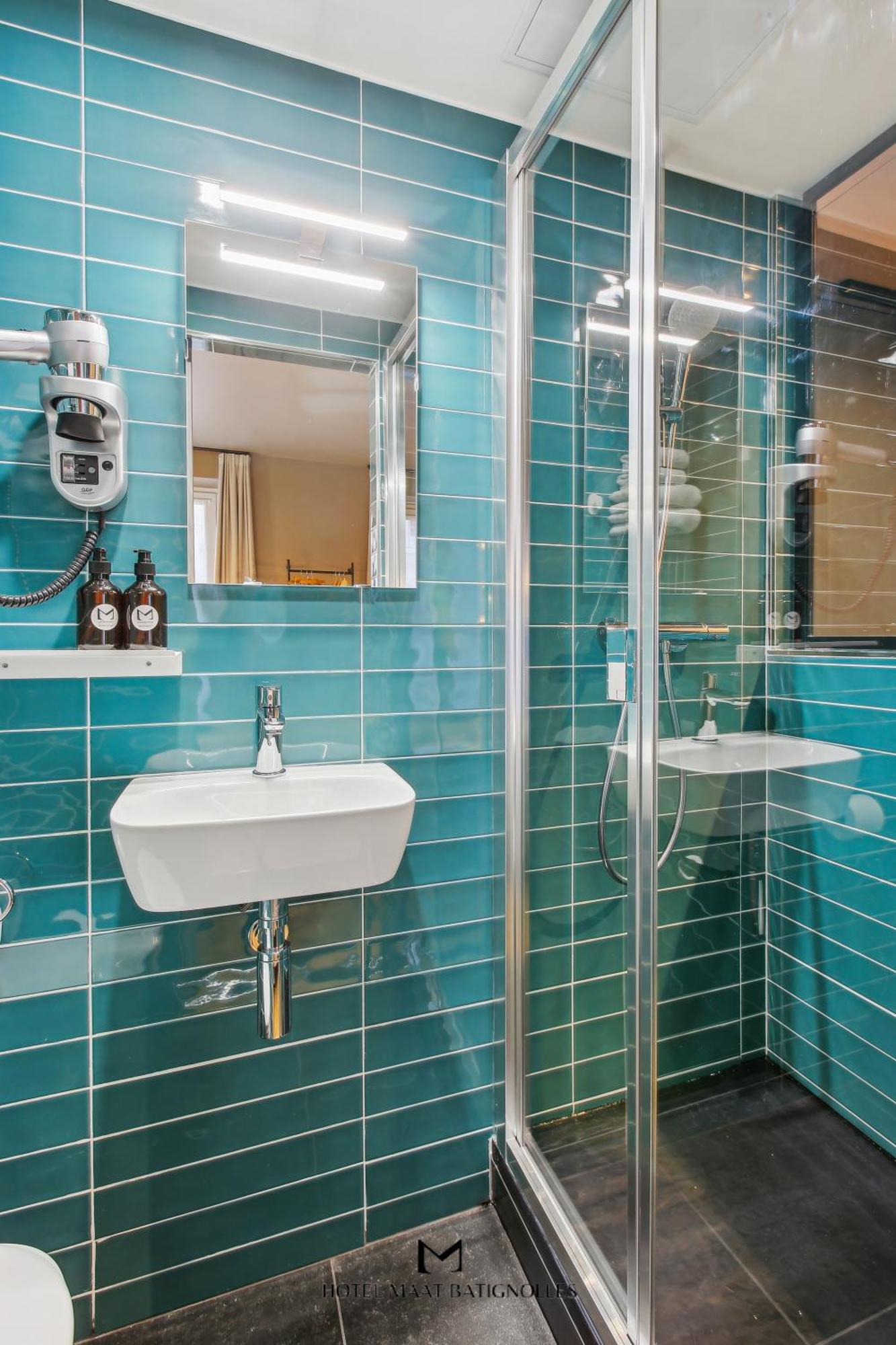 Hotel Maat Batignolles ปารีส ภายนอก รูปภาพ